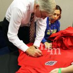 martin-peters-signing-1966