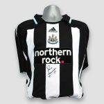 Newcastle-home-shirt-is-personally-signed-by-Paul-gascoigne