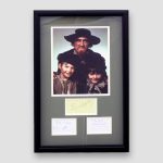 Oliver-Twist-Musical-cast-photos-&-autographs-mounted-&-Framed