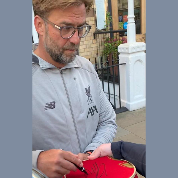 Liverpool European Cup Football Shirt signed by Jurgen Klopp In Frame