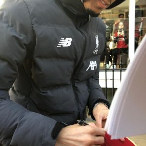 Professionally Framed Liverpool home shirt signed by Fabinho - Image 3