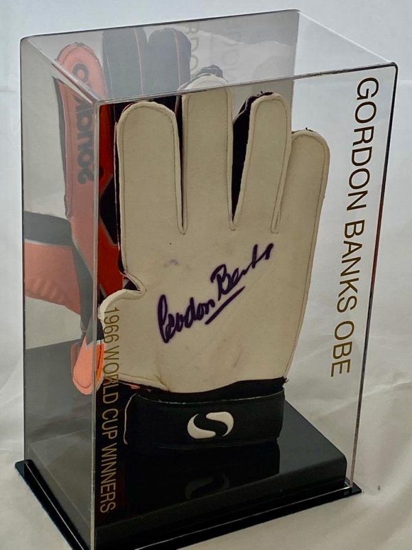1966 World Cup Winner Gordon Banks Signed Sondico Goalkeeper Glove And Display Case