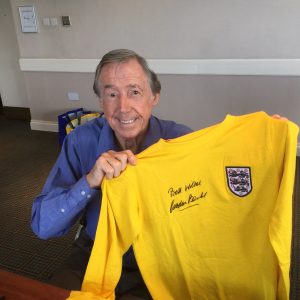 Framed England 66 World Cup retro goal keeper shirt signed by Sir Gordon Banks - Image 2