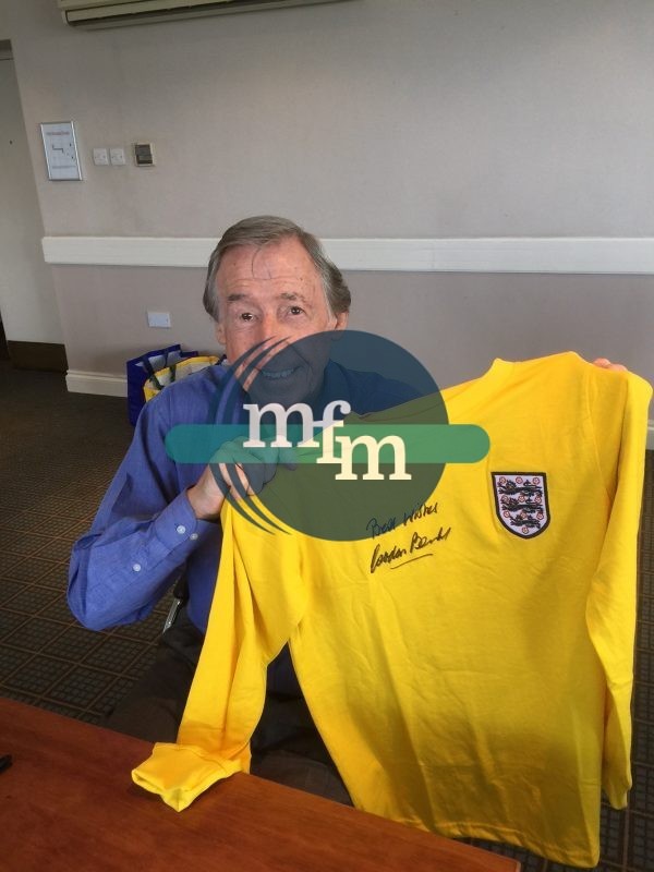 Framed England 66 World Cup retro goal keeper shirt signed by Sir Gordon Banks