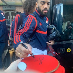 Arsenal home shirt signed by Alexandre Lacazette In a Black Frame - Image 2