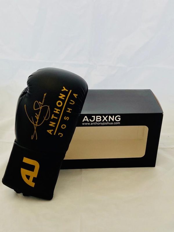 Anthony Joshua Signed  Black And Gold Boxing Glove In ( AJBXNG )