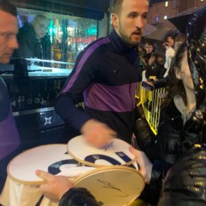 Tottenham Hotspurs Home Football  Shirt Signed by Harry Kane - Image 2