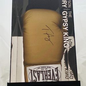 Tyson Fury Gypsy King Hand Signed Gold Everlast Boxing Glove In Light-Up Quality Display Case - Image 3