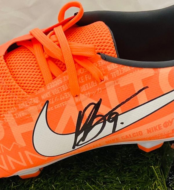 Leeds Utd  Football boot signed by Patrick Bamford in a quality display