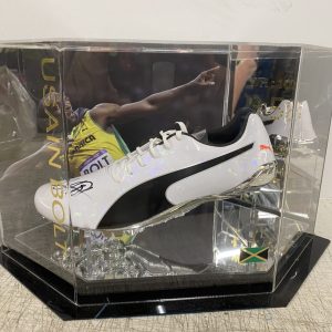 Usain Bolt Running Shoe Signed in Display Case - Image 5