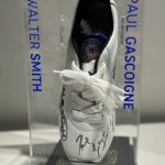 Oleksandr Usyk Signed White & Gold  Boxing Glove  See photos