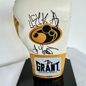 Oleksandr Usyk Signed White & Gold  Boxing Glove  See photos - Image 3